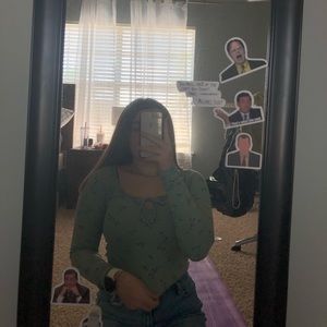 ✰light green floral fitted top ✰